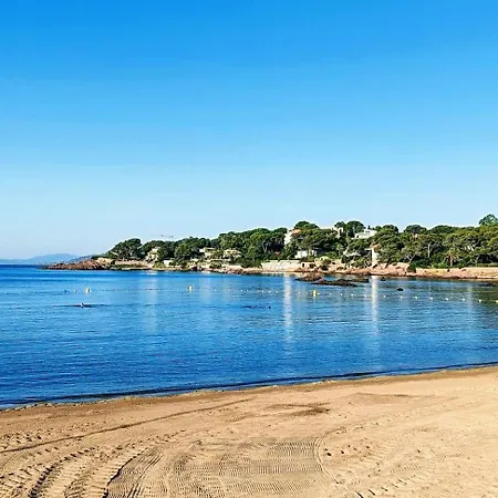 A 200m De La Plage,300m Des Commerces * Saint-Raphael (Var)